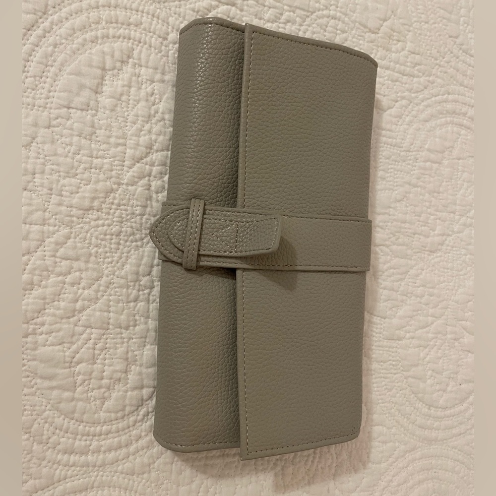 Travel jewelry case